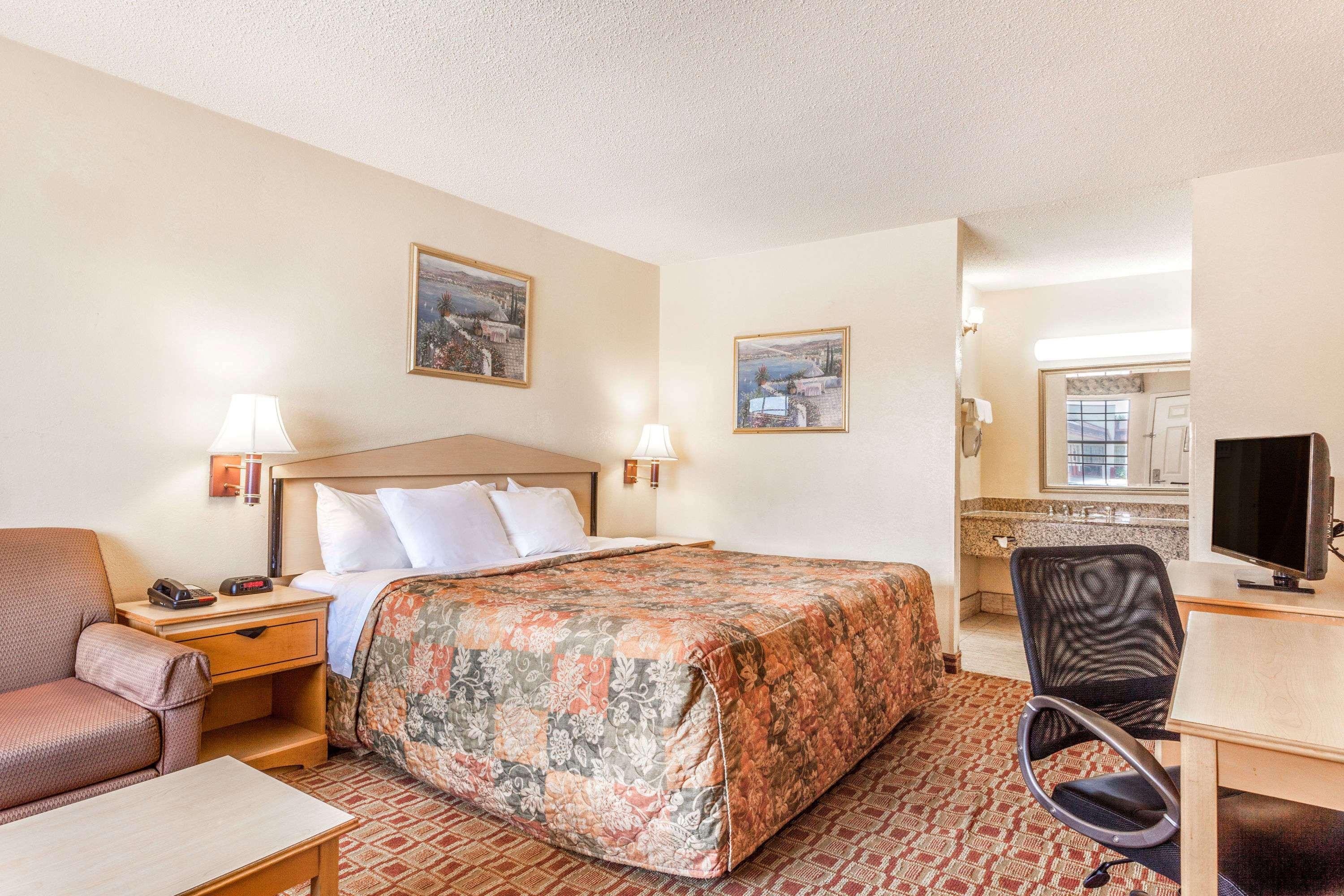Days Inn By Wyndham Yazoo City Экстерьер фото