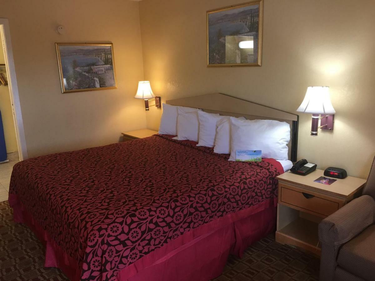 Days Inn By Wyndham Yazoo City Экстерьер фото