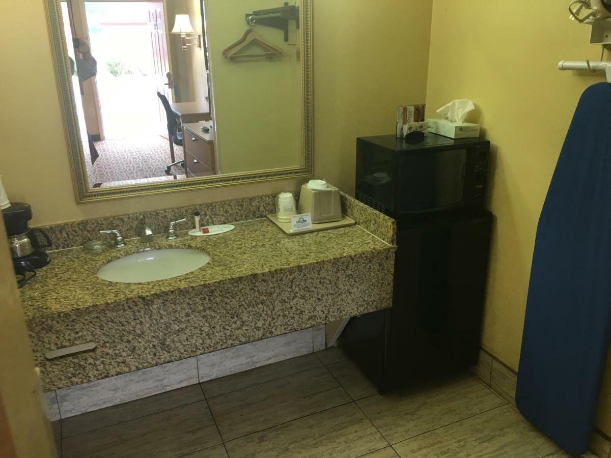 Days Inn By Wyndham Yazoo City Экстерьер фото