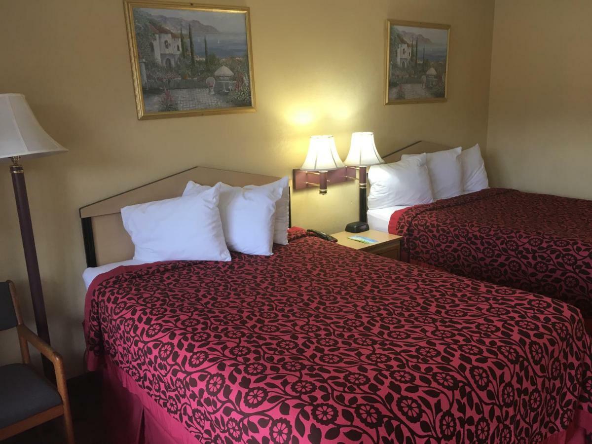 Days Inn By Wyndham Yazoo City Экстерьер фото